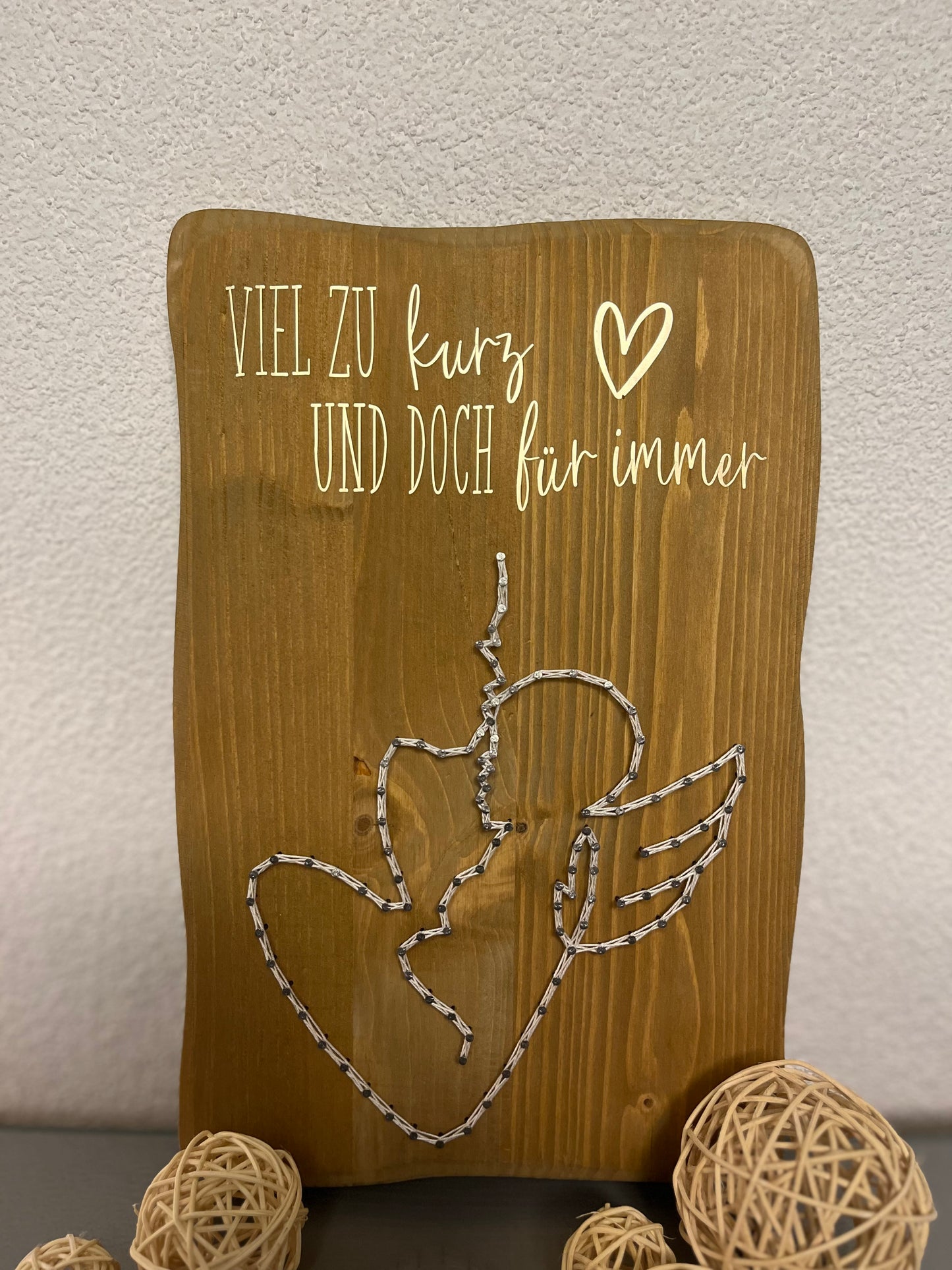 String Art „Sternenkind“ auf Holz - Fadenbild