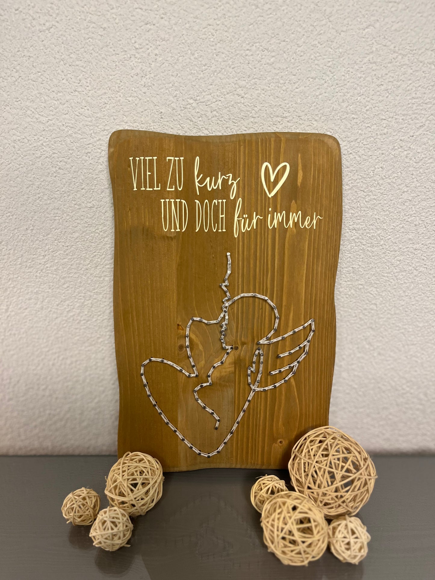 String Art „Sternenkind“ auf Holz - Fadenbild