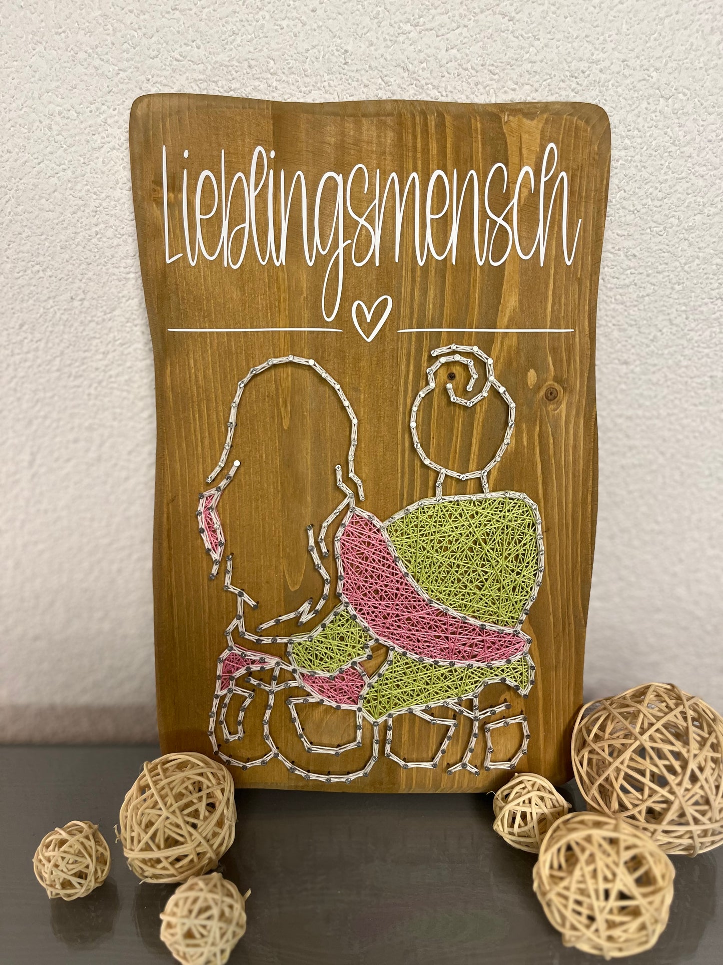 String Art "Freunde" auf Holz - Fadenbild