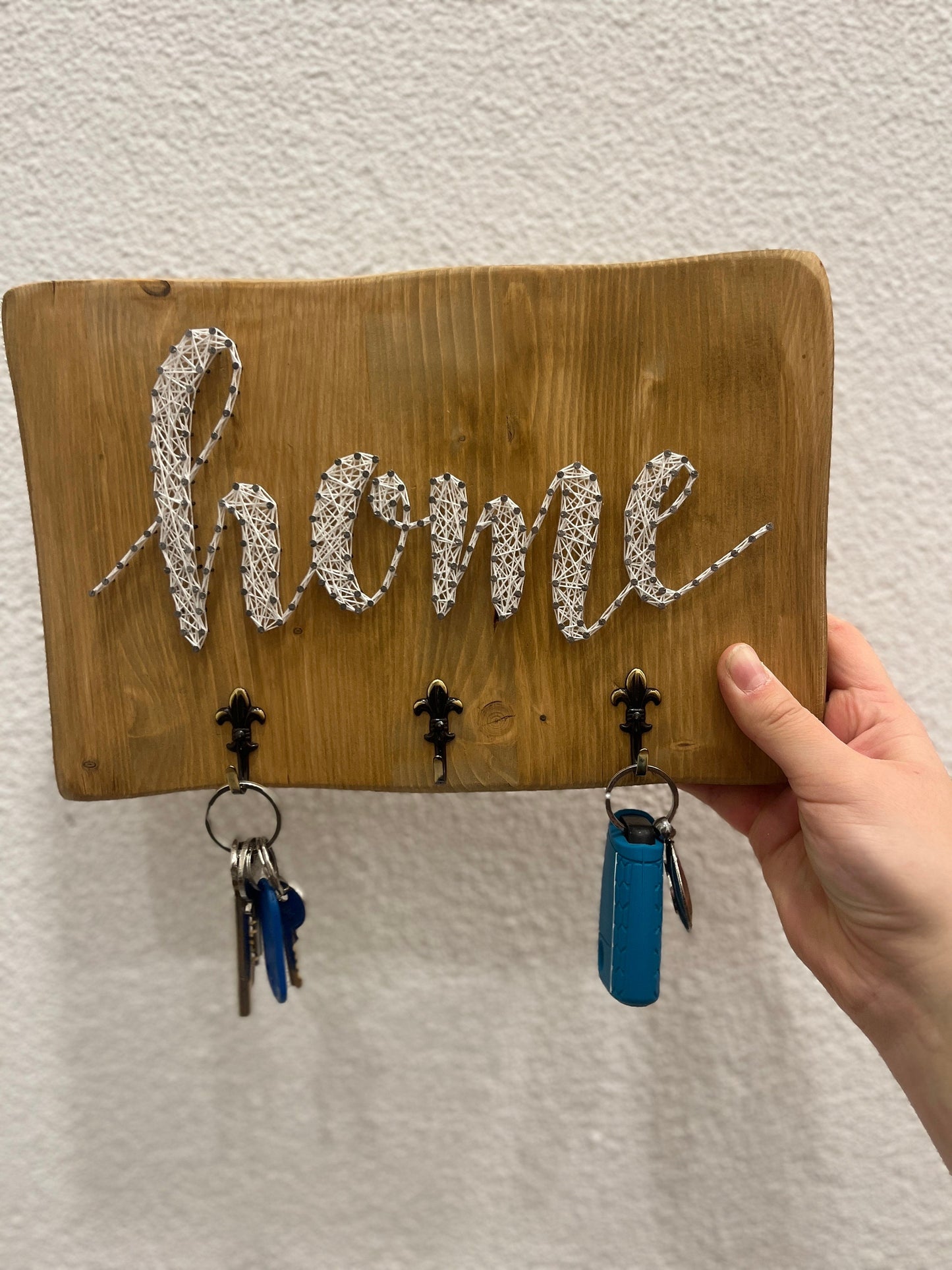 String Art "Schlüsselbrett" auf Holz - Fadenbild
