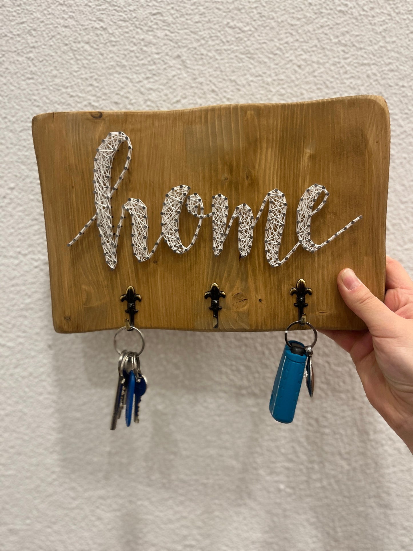 String Art "Schlüsselbrett" auf Holz - Fadenbild