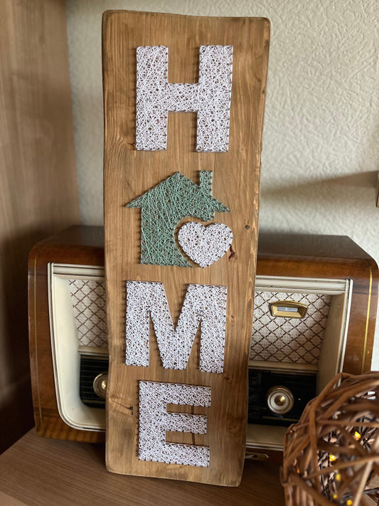 String Art "HOME" auf Holz - Fadenbild