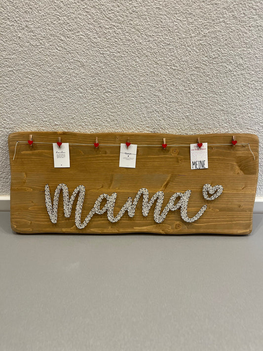 String Art "Mama" auf Holz - Fadenbild